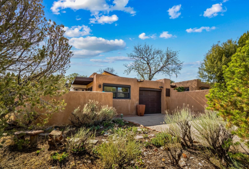 307 Calle Loma Norte, Santa Fe, New Mexico 87501, 3 Bedrooms Bedrooms, ,2 BathroomsBathrooms,Residential,For Sale,Calle Loma Norte,202201566