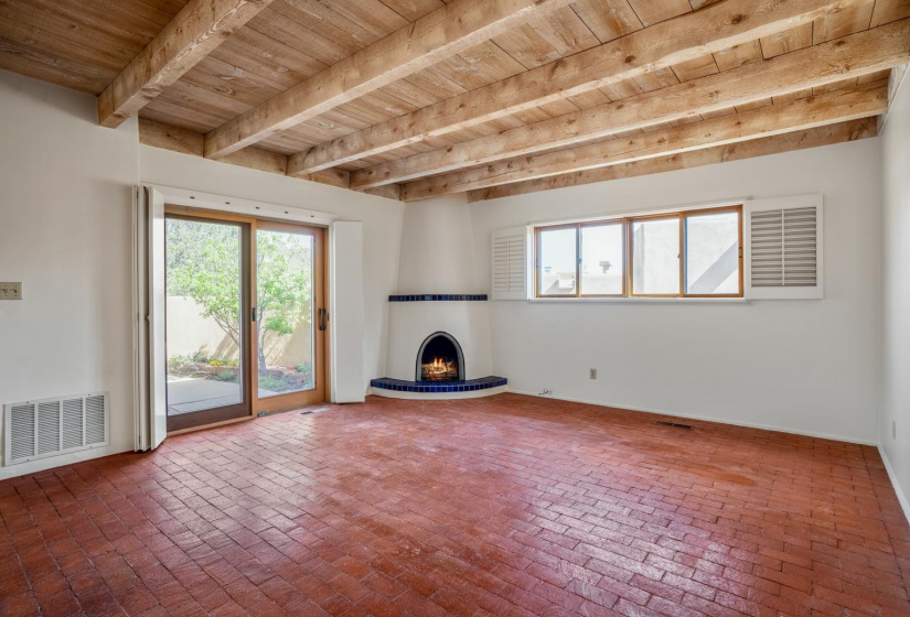 307 Calle Loma Norte, Santa Fe, New Mexico 87501, 3 Bedrooms Bedrooms, ,2 BathroomsBathrooms,Residential,For Sale,Calle Loma Norte,202201566