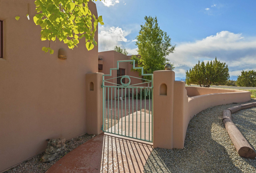 70 Tierra Grande, Santa Fe, New Mexico 87506, 3 Bedrooms Bedrooms, ,4 BathroomsBathrooms,Residential,For Sale,Tierra Grande,202201865