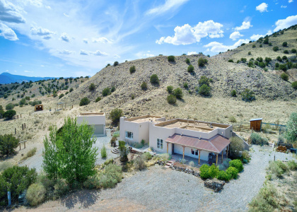 56 Blue Earth Trail, Abiquiu, New Mexico 87510, 3 Bedrooms Bedrooms, ,3 BathroomsBathrooms,Residential,For Sale,Blue Earth Trail,202201952