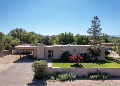 1033 San Ildefonso, Espanola, New Mexico 87532, 3 Bedrooms Bedrooms, ,2 BathroomsBathrooms,Residential,For Sale,San Ildefonso,202201971