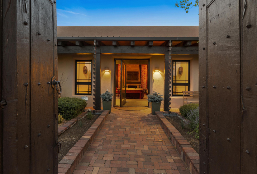 81 Sundance Drive, Santa Fe, New Mexico 87506, 3 Bedrooms Bedrooms, ,4 BathroomsBathrooms,Residential,For Sale,Sundance Drive,202202105