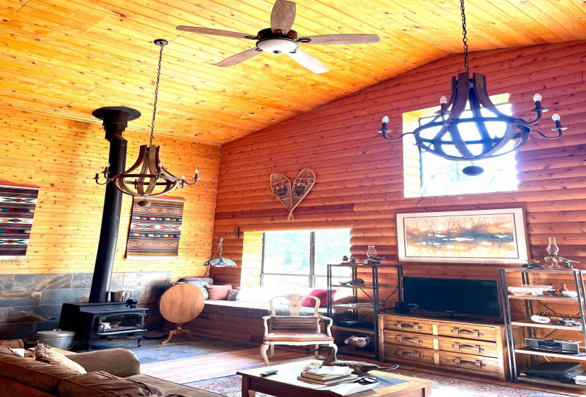 12 Private Drive 1754A, Tierra Amarilla, New Mexico 87575, 3 Bedrooms Bedrooms, ,2 BathroomsBathrooms,Residential,For Sale,Private Drive 1754A,202202136
