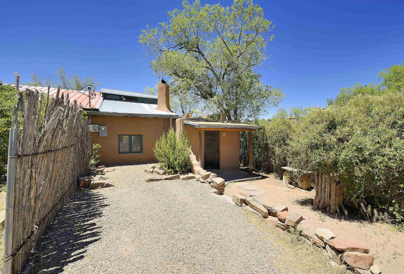 229 Rodriguez Street, Santa Fe, New Mexico 87501, 1 Bedroom Bedrooms, ,1 BathroomBathrooms,Residential,For Sale,Rodriguez Street,202202207