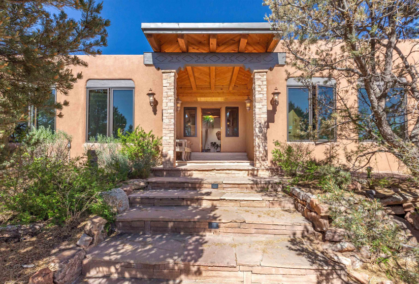 307 Los Arboles, Santa Fe, New Mexico 87501-1242, 3 Bedrooms Bedrooms, ,3 BathroomsBathrooms,Residential,For Sale,Los Arboles,202202215