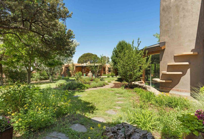 2 Brass Horse Road, Santa Fe, New Mexico 87508, 6 Bedrooms Bedrooms, ,8 BathroomsBathrooms,Residential,For Sale,Brass Horse Road,202202292