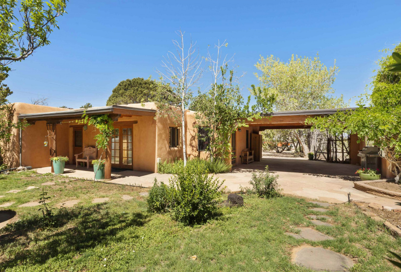 2 Brass Horse Road, Santa Fe, New Mexico 87508, 6 Bedrooms Bedrooms, ,8 BathroomsBathrooms,Residential,For Sale,Brass Horse Road,202202292