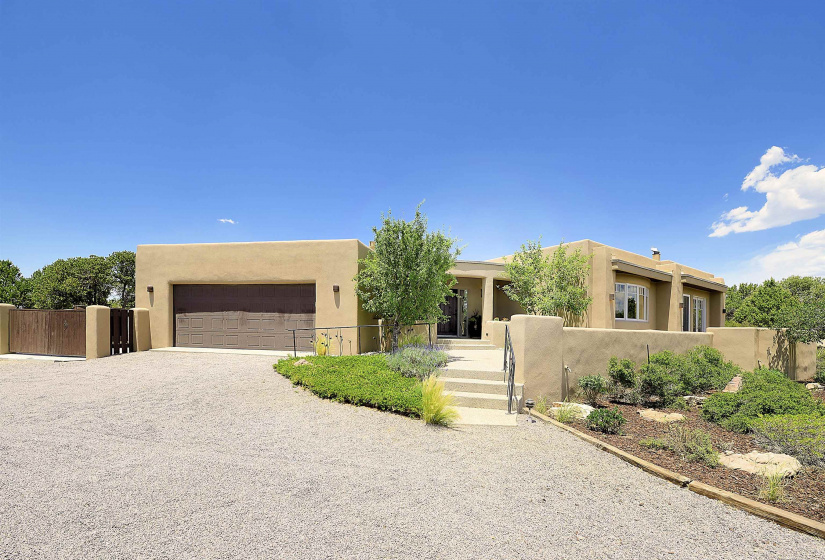 1301 Vista Morada, Santa Fe, New Mexico 87506, 3 Bedrooms Bedrooms, ,2 BathroomsBathrooms,Residential,For Sale,Vista Morada,202202345