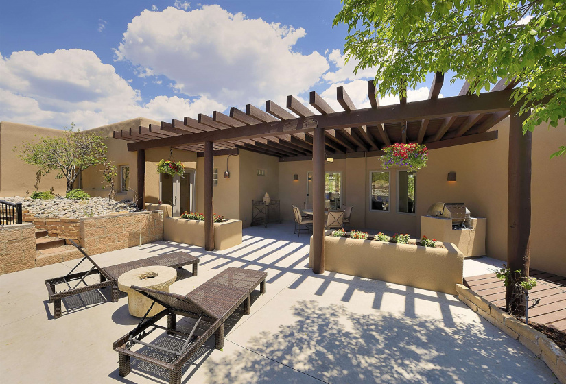 1301 Vista Morada, Santa Fe, New Mexico 87506, 3 Bedrooms Bedrooms, ,2 BathroomsBathrooms,Residential,For Sale,Vista Morada,202202345