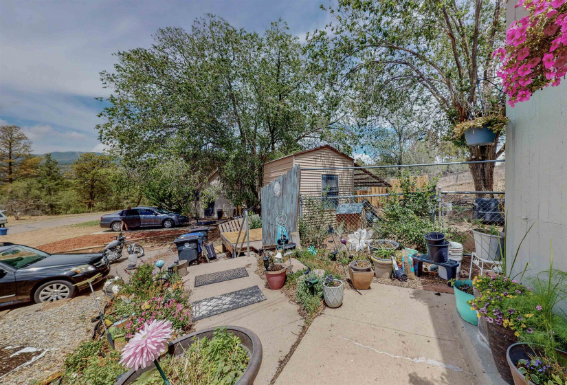 2124 33RD ST, Los Alamos, New Mexico 87544, 3 Bedrooms Bedrooms, ,2 BathroomsBathrooms,Residential,For Sale,33RD ST,202202436